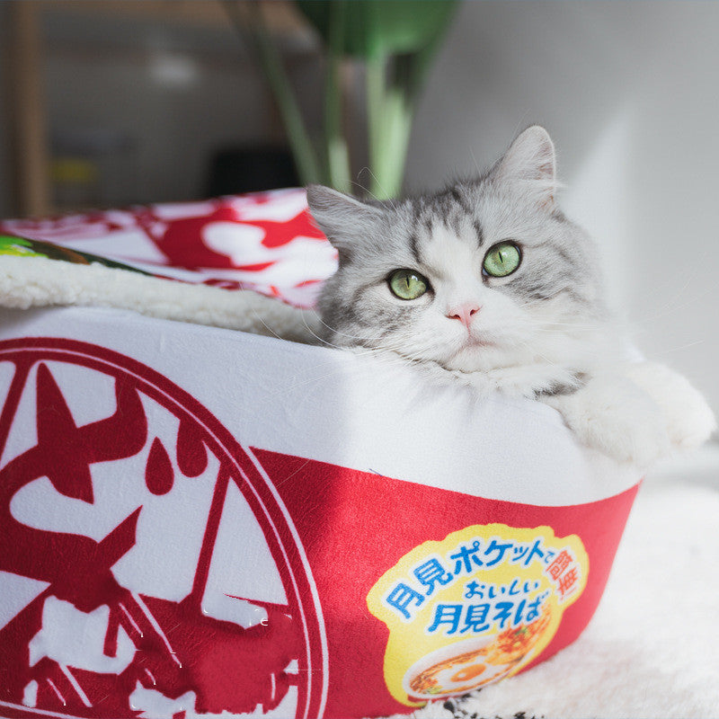 Instant Noodles and Plush Cat's Nest
